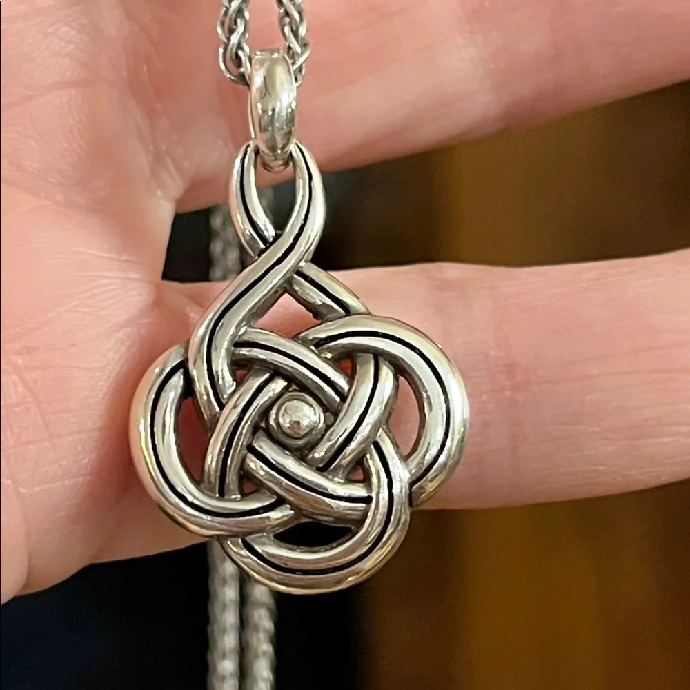 Retired Brighton interlock knot reversible design necklace adjustable - Picture 10 of 11